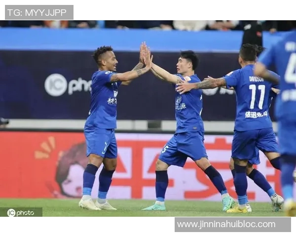 三镇希望续约邓涵文未果媒体人透露背后原因与未来展望