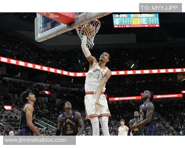 文班亚马本赛季能否实现四双壮举引发球迷热议