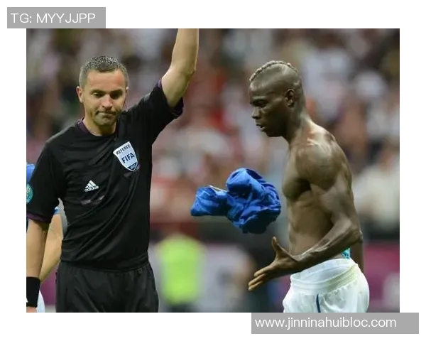 巴洛特利为保持竞技状态加盟第五级别球队进行训练